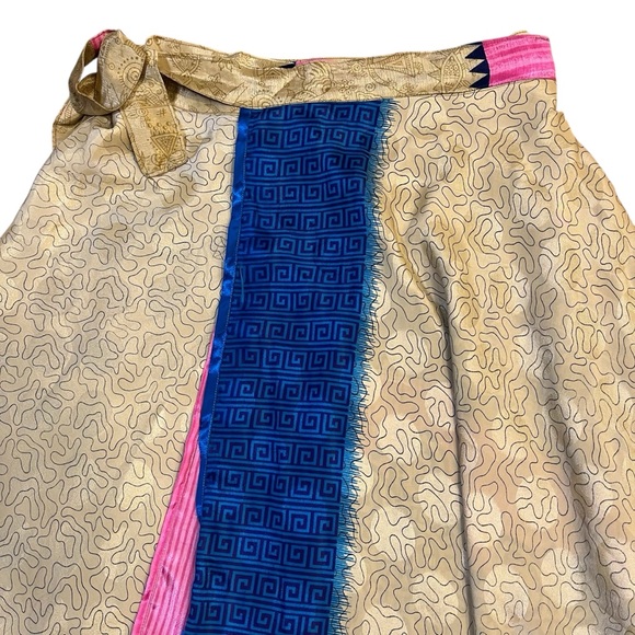 100% Silk Indian Art Reversible Sari Wrap Skirt - Picture 3 of 8
